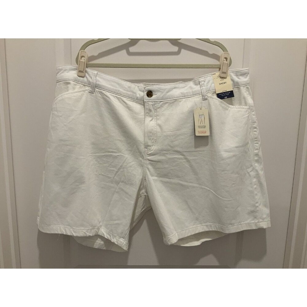 St. John’s Bay Shorts 24W Women’s Stretchy Mid Rise White NWT